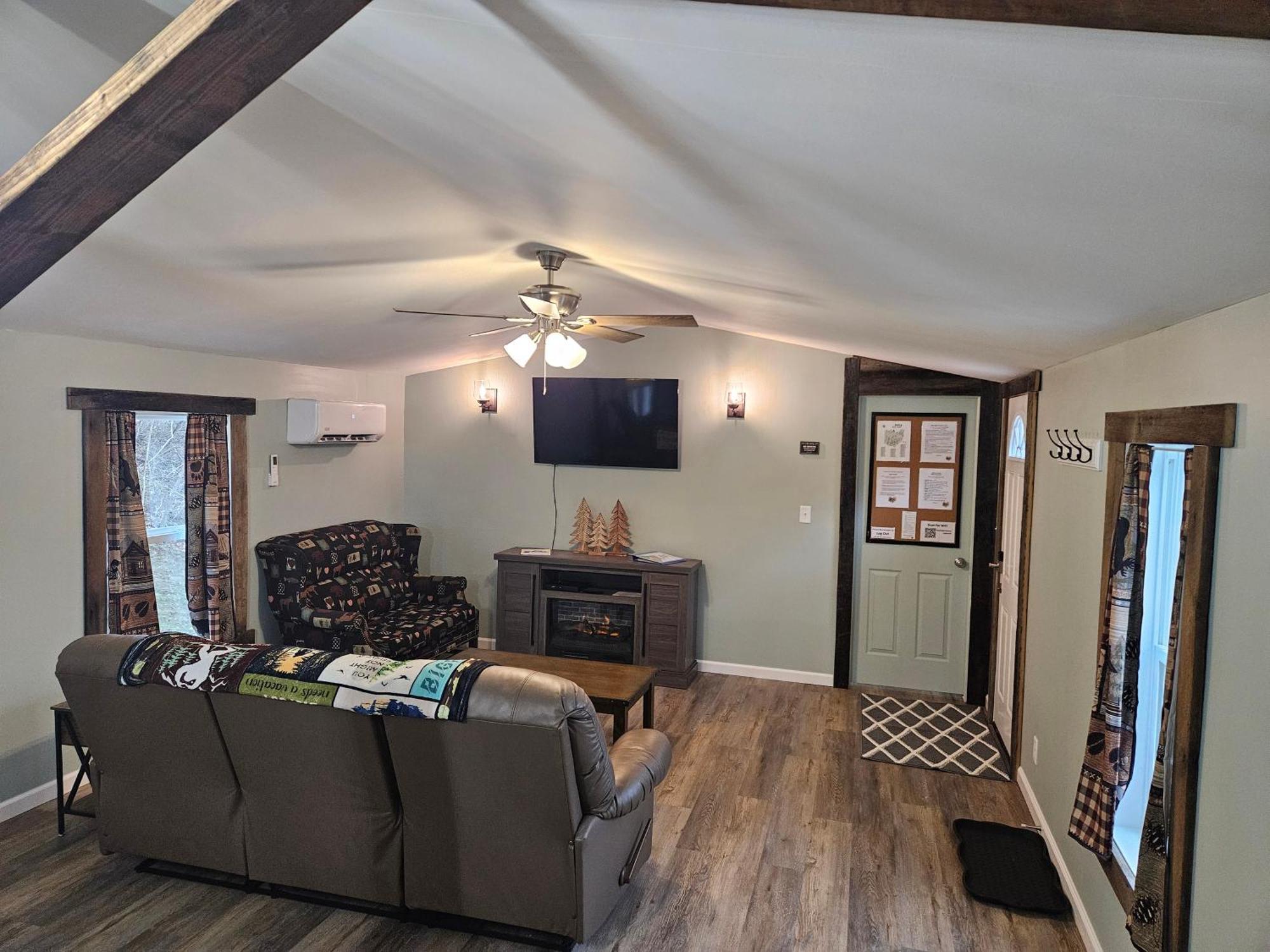 Grey Pines At Hocking Vacations Villa Logan Exterior foto